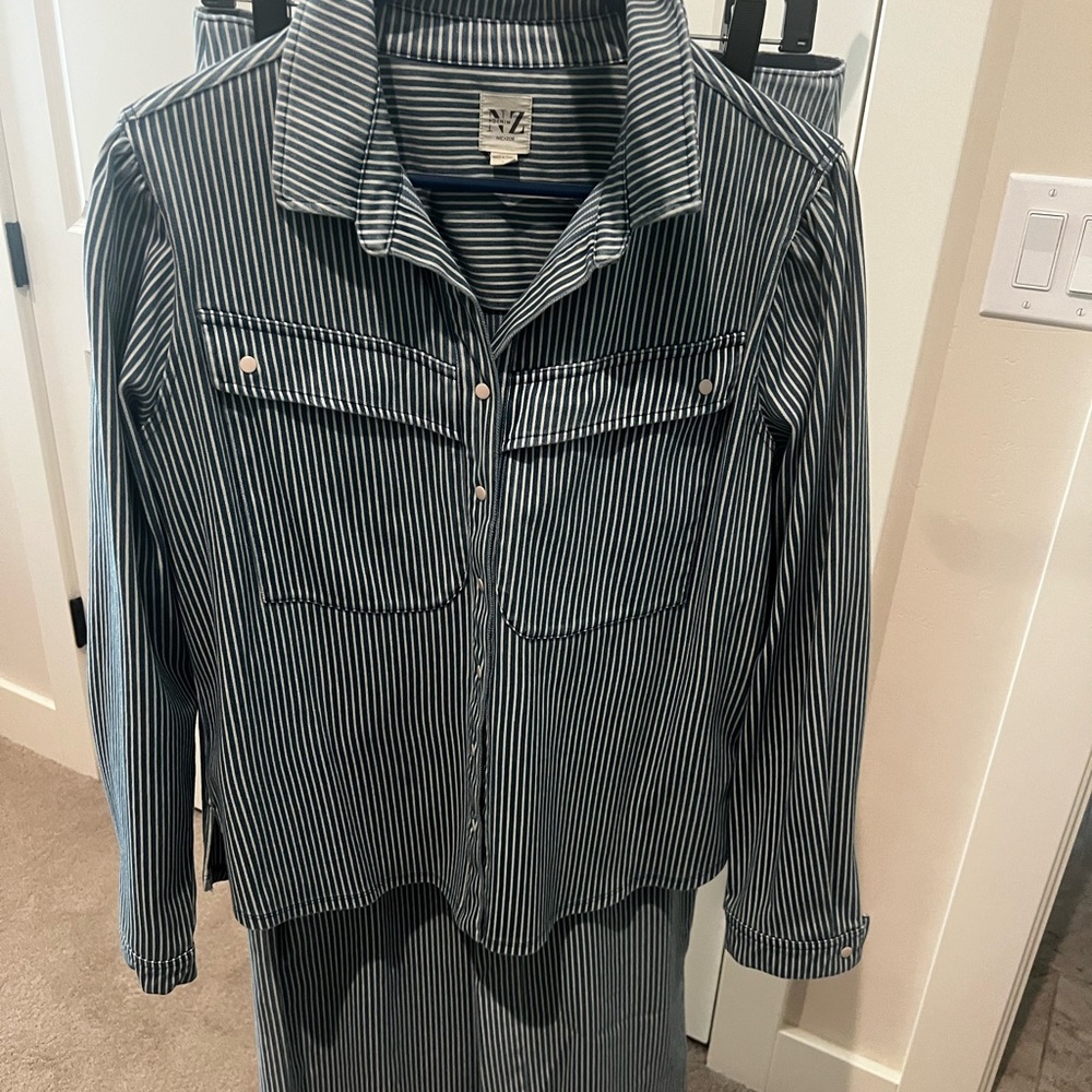 NIC+ZOE Denim Blue Striped Jacket &Trousers set